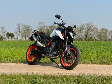 KTM Duke 890 R con garanzia ufficiale e tech pack