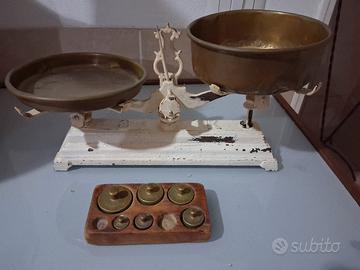 bilancia in ghisa vintage 