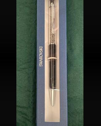 Penna Swarovski nera