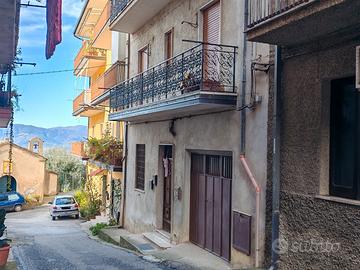 Appartamento con garage e magazzino