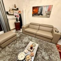 Divano 2 posti + 1 Pouf in pelle DOIMO