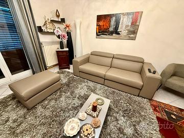 Divano 2 posti + 1 Pouf in pelle DOIMO