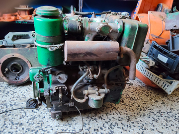 Parti di ricambio agricoli usati e nuovi trattori