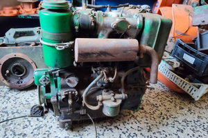 Parti di ricambio agricoli usati e nuovi trattori