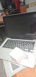 macbook 2009 da 13" non funzionante uso ricambi