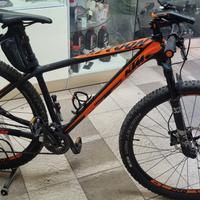 KTM MYROON CARBON