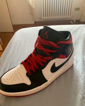 Jordan 1 mid