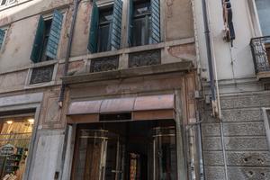 Affascinante negozio in centro storico