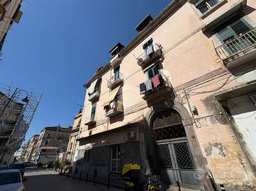 2 LOCALI A CASTELLAMMARE DI STABIA