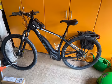 Bici elettrica cube 29