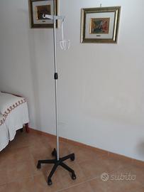 Asta per flebo