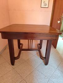 tavolo quadrato in legno 