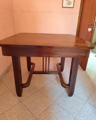 tavolo quadrato in legno 