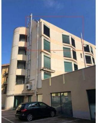 Immobile in asta di 110 m² con 3 locali e box auto