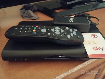 TV SAT CON DECODER SKY PER CANALI RAI E MEDIASET