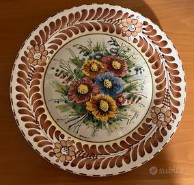 Piatto bombato dipinto a mano da Michetti  Cunardo
