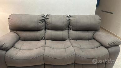 Divani 2 e 3 posti con recliner Mondo Convenienza