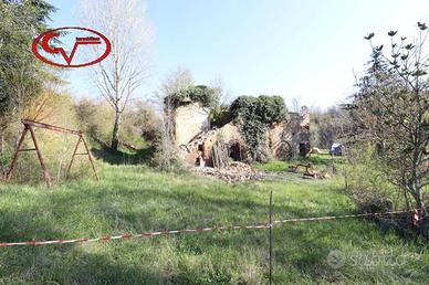 Rustico / Casale di 184 m² con più di 5 locali a T