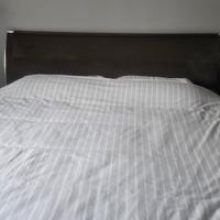 letto B&B, doghe, materasso, comodini