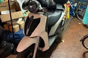 moto CARNABY 300 del 2009