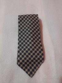 elegante cravatta uomo in seta 