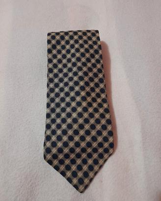 elegante cravatta uomo in seta 