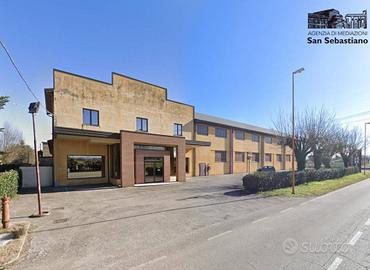 Immobile di 2700 m² con più di 5 locali a Cesena