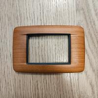 Placca in Legno Eikon Round 20683.36 Ciliegio Amer