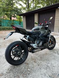 Ducati Streetfighter V2 2023