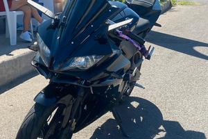 Moto R125