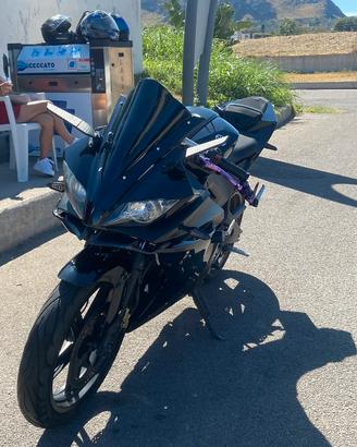Moto R125