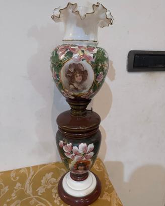 Lumw antico a petrolio
