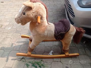 Cavallo a dondolo