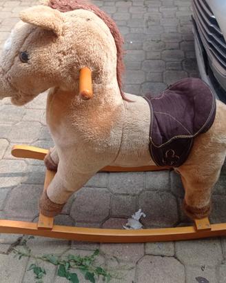 Cavallo a dondolo