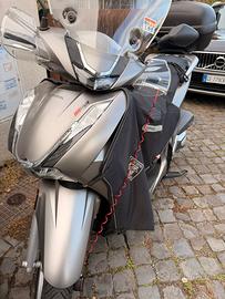 Honda SH 350i 2022 grigio Roma