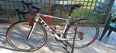 bici corsa strada Cube attain pro 50