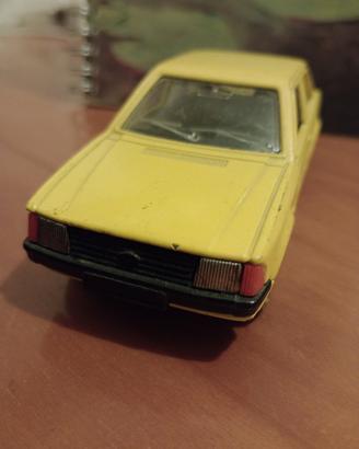 Ford Escort 1.3 GL, Corgi Toys -
