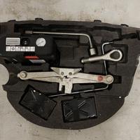 Kit emergenza Toyota iQ 09/14