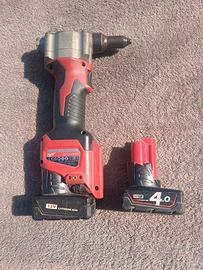 Rivettatrice a batteria Milwaukee M12 BPRT