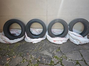 Bridgestone Dueler HP Sport 225 55 18