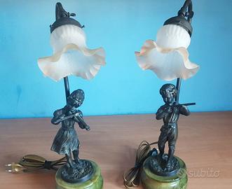 Eleganti Lampade Antiche con Putti Musicisti