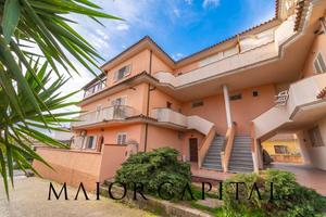 Olbia | Ampio quadrilocale con garage e vista sul