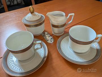 Servizio da caffè in porcellana decorata