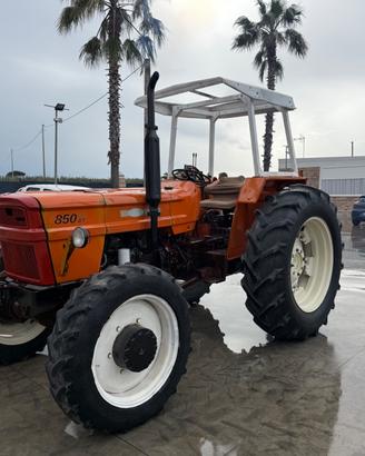 Trattore Fiat 850 DT 4x4 con idroguida e arco di p