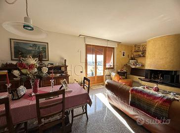 Appartamento di 140 m² con 5 locali e box auto a C