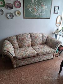 Divano tre posti in tessuto