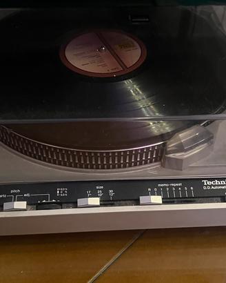 Vedo giradischi techinics quartz