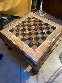 Tavolo da fumo/ Scacchiera