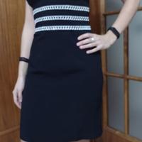 Vestito nero allacciato al collo