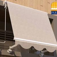 Tende da sole a caduta con cassonetto e braccetti